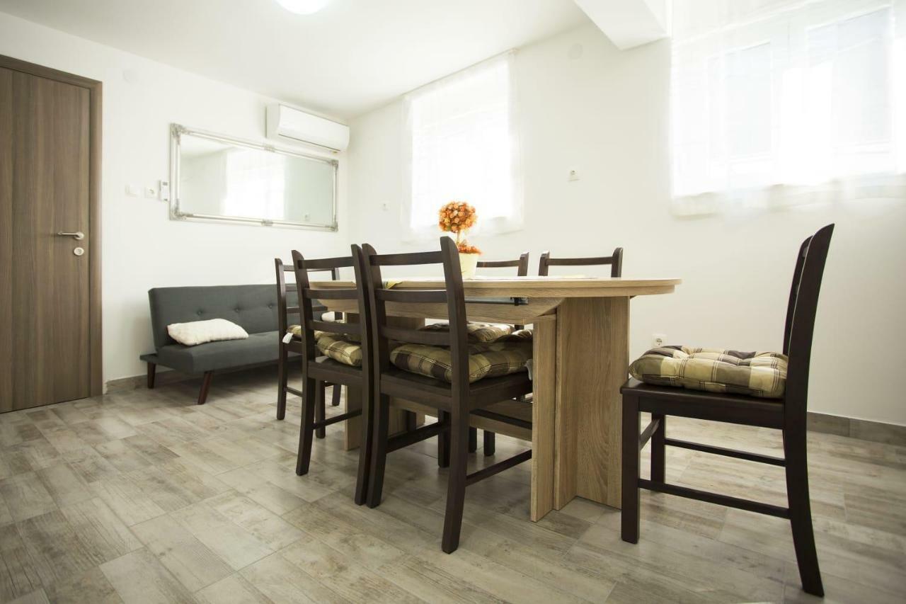 Apartman Leona Kastela Dış mekan fotoğraf